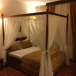 Tas 17 Hotell 3*
